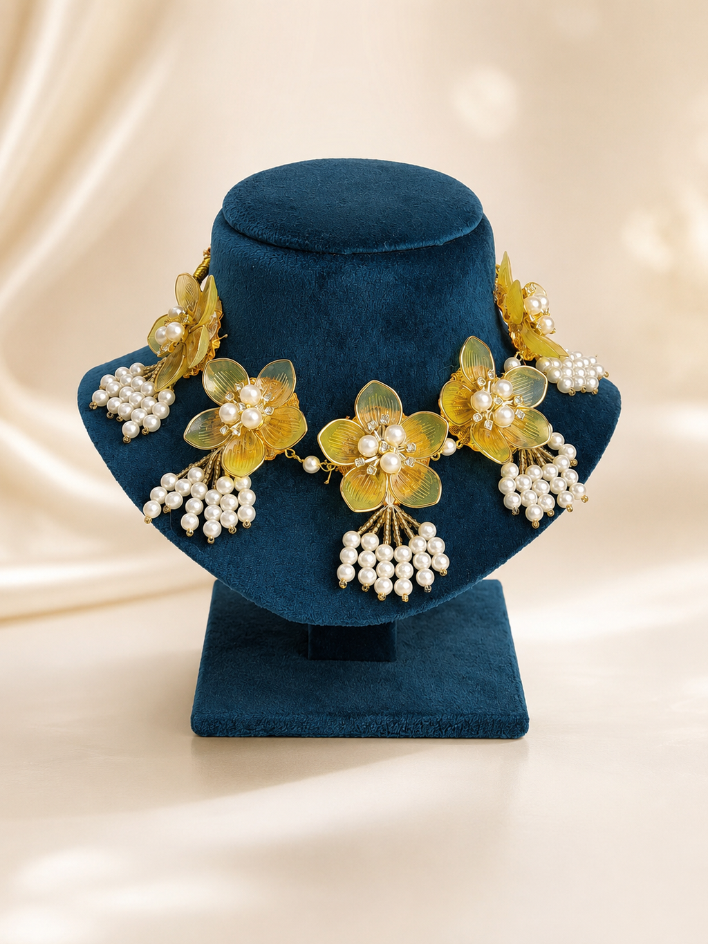 Yellow acrylic floral jewellery necklace